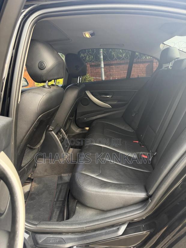 BMW 3 Series 320i RWD 2014 Black photo 9