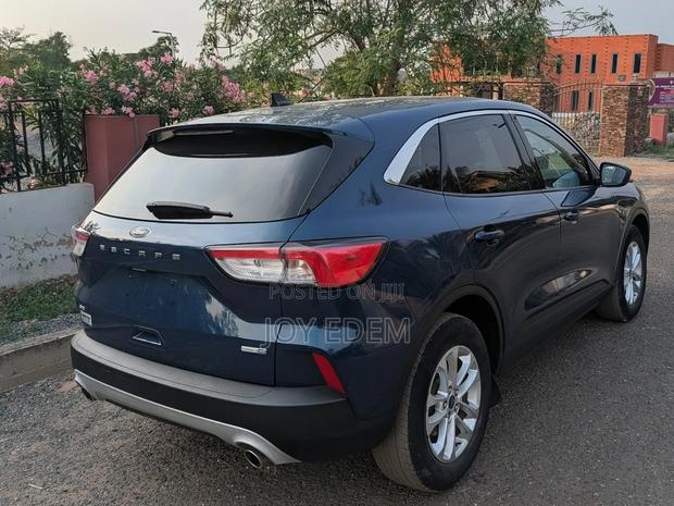 Ford Escape SE AWD 2020 Blue photo 2