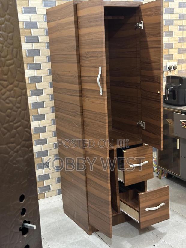 Brown Wardrobe photo 2
