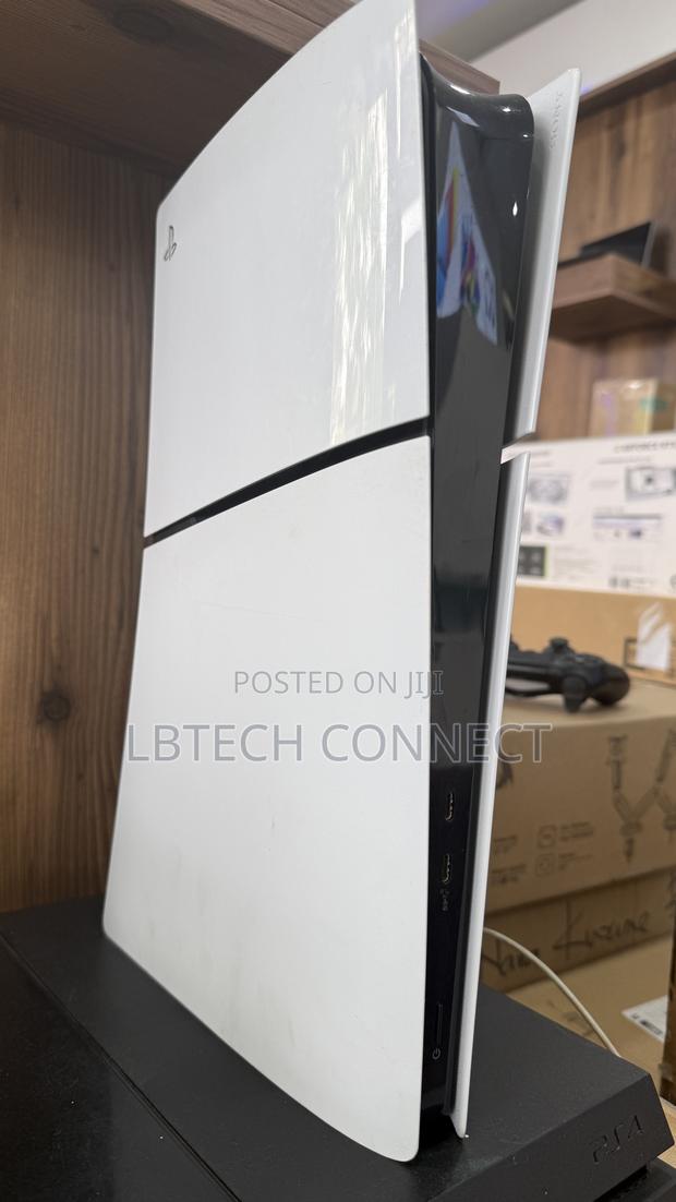 Playstation 5 Slim Console photo 2