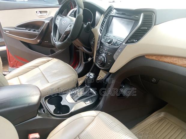 Hyundai Santa Fe 2015 Red photo 6