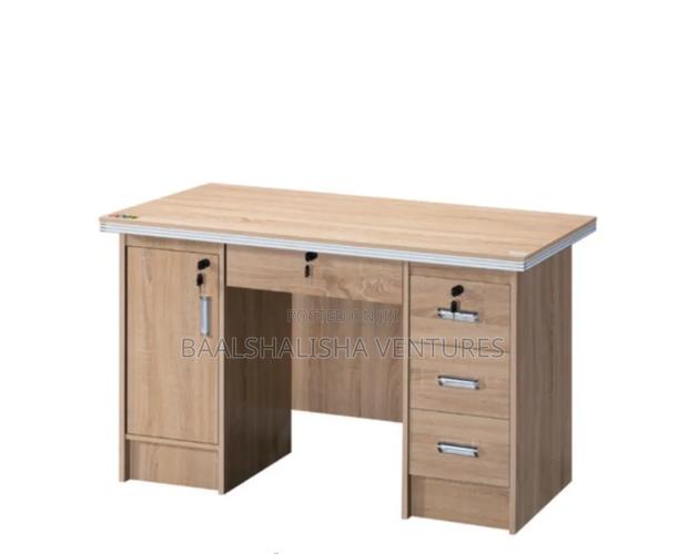Office Desk / Table Curted Tuesaer