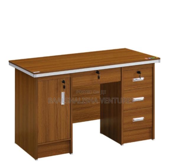 Office Desk /Table Hilients Uions