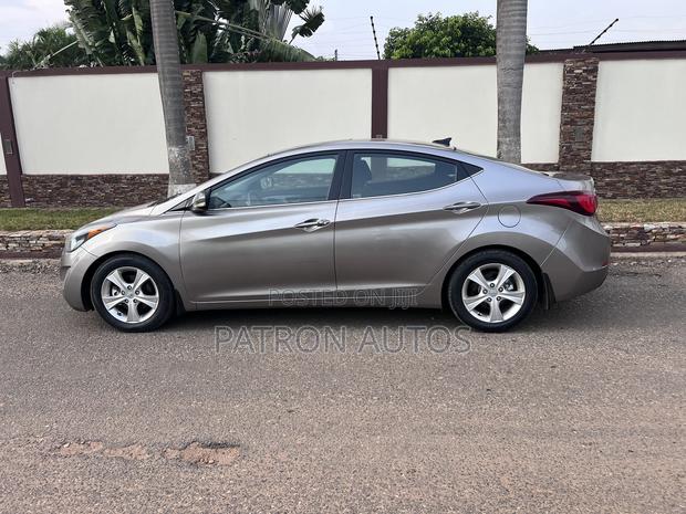 Hyundai Elantra SE Sedan FWD (1.8L 4cyl 6A) 2016 Gray