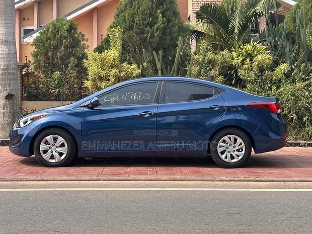 Hyundai Elantra SE Sedan FWD (1.8L 4cyl 6A) 2016 Blue photo 2