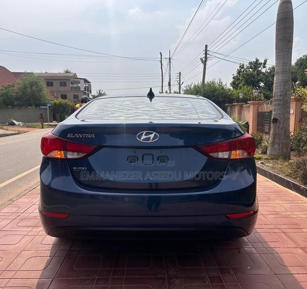 Hyundai Elantra SE Sedan FWD (1.8L 4cyl 6A) 2016 Blue photo 6