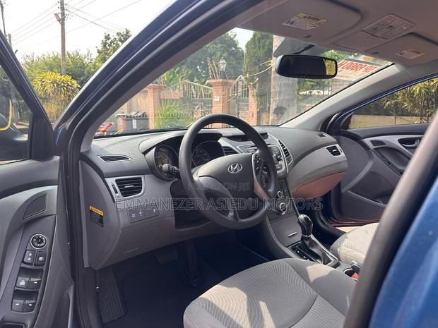 Hyundai Elantra SE Sedan FWD (1.8L 4cyl 6A) 2016 Blue photo 8