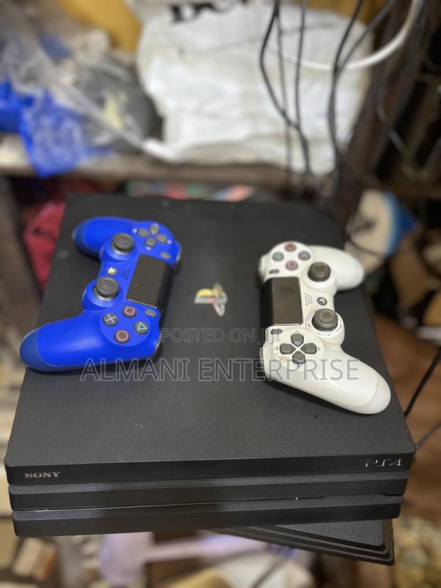 Ps4 Pro 1 Tb With 5 Games Plus 2 Controllers