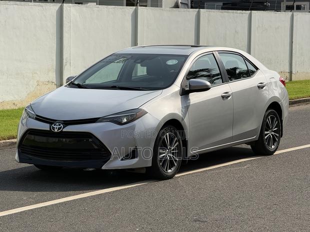 Toyota Corolla LE Eco (1.8L 4cyl 2A) 2018 Silver