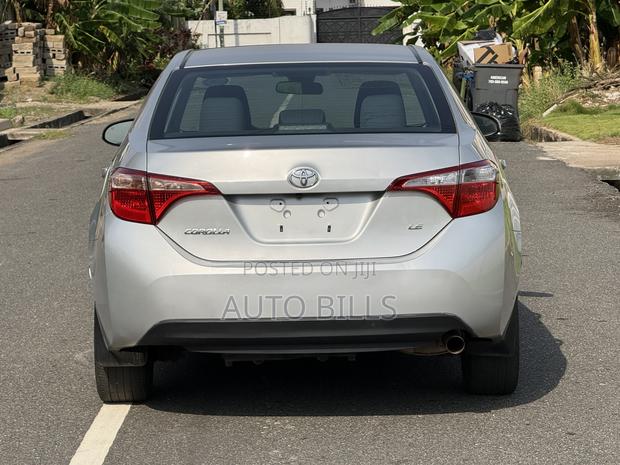Toyota Corolla LE Eco (1.8L 4cyl 2A) 2018 Silver