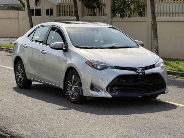Toyota Corolla LE Eco (1.8L 4cyl 2A) 2018 Silver