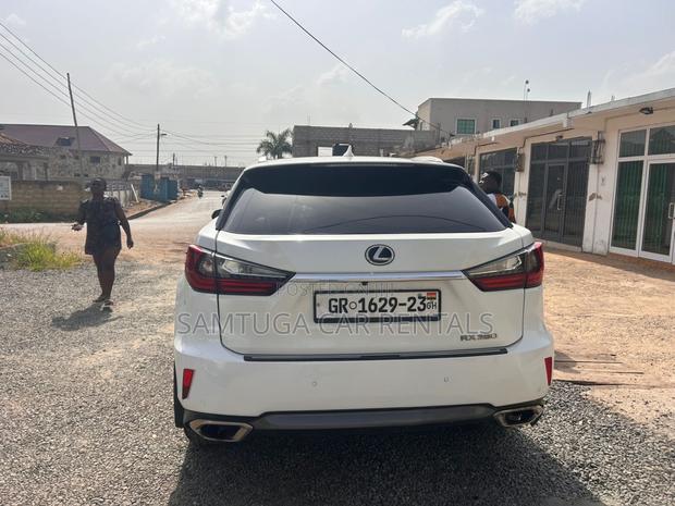 Lexus Rx350 For Rent photo 3
