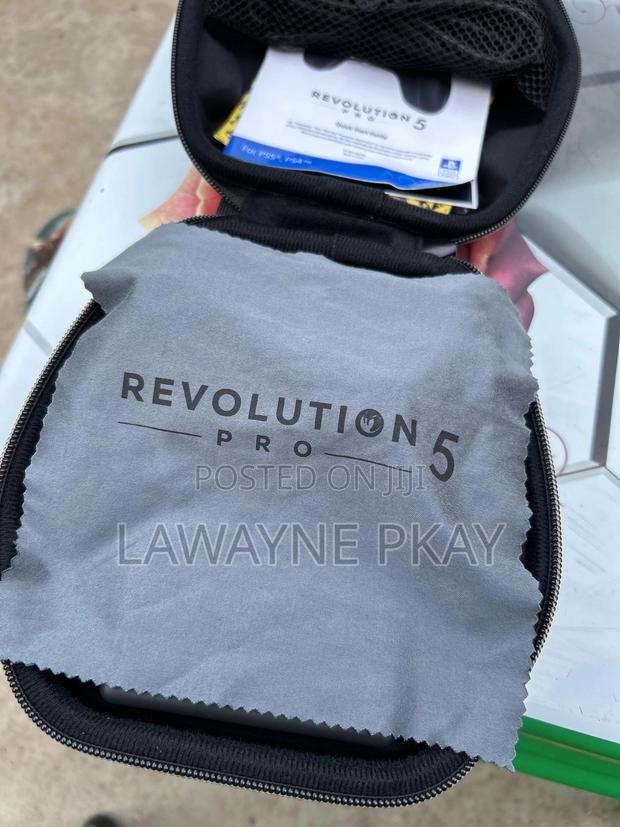 Nacon Revolution 5 Pro photo 3