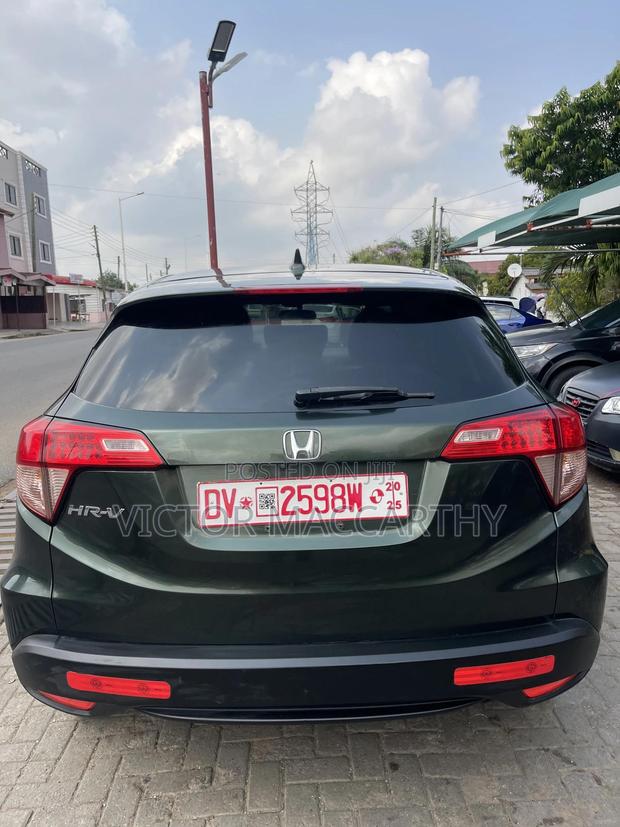 Honda HR-V 4dr SUV (1.5L 4cyl CVT) 2016 Gray