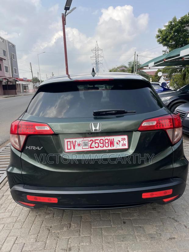 Honda HR-V 4dr SUV (1.5L 4cyl CVT) 2016 Gray