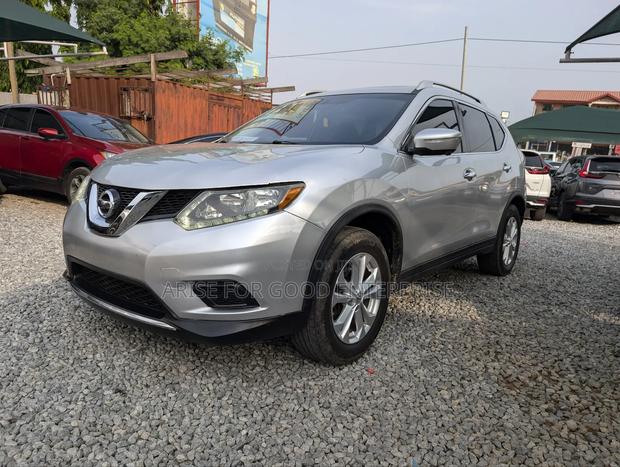Nissan Rogue SV 4dr SUV AWD (2.5L 4cyl CVT) 2015 Silver photo 2