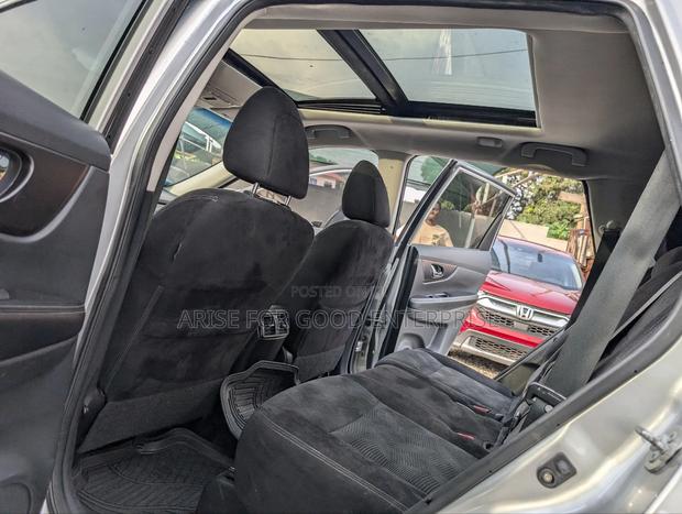 Nissan Rogue SV 4dr SUV AWD (2.5L 4cyl CVT) 2015 Silver photo 10