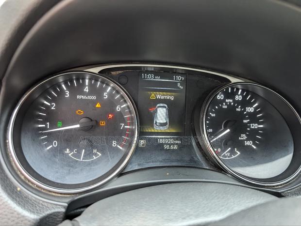 Nissan Rogue SV 4dr SUV AWD (2.5L 4cyl CVT) 2015 Silver photo 17