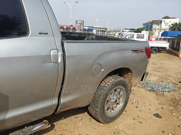 Toyota Tundra 2004 Silver photo 3