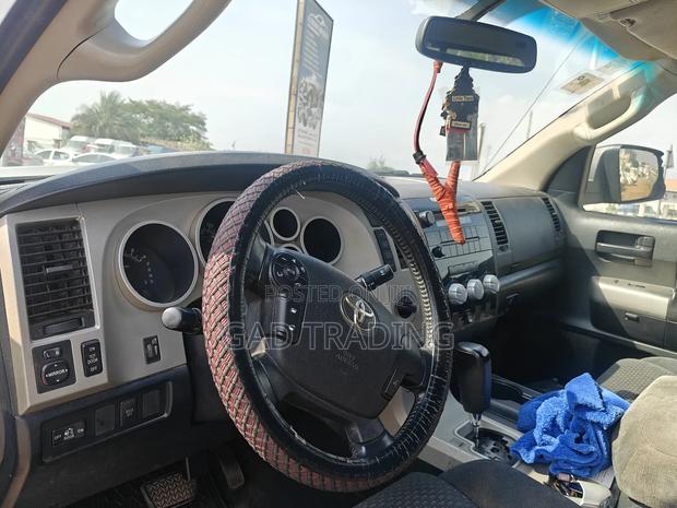 Toyota Tundra 2004 Silver photo 6