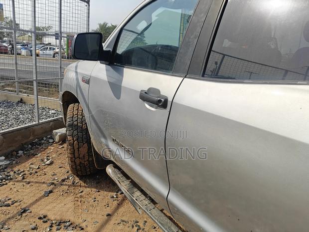 Toyota Tundra 2004 Silver photo 8