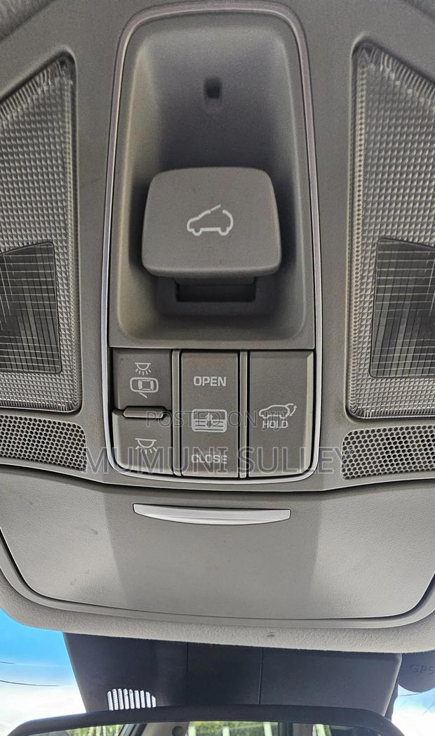Hyundai Santa Fe 2017 Blue photo 2