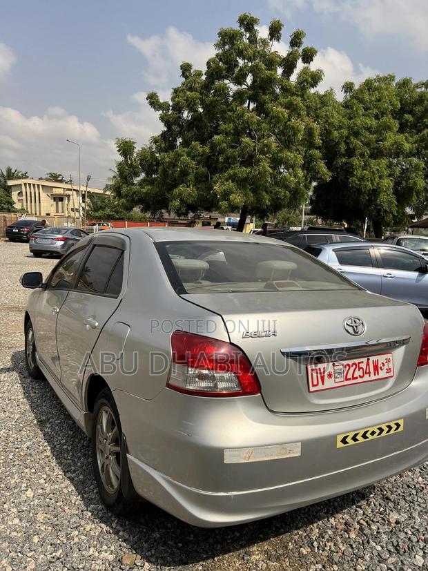 Toyota Belta 2010 Silver photo 7