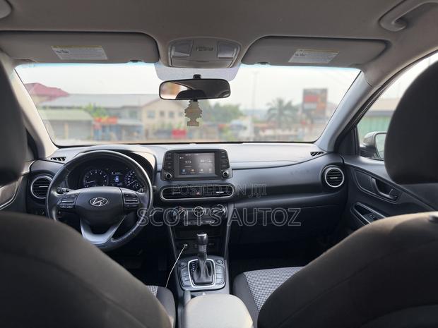Hyundai Kona 2020 Black photo 10