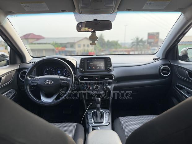 Hyundai Kona 2020 Black photo 8
