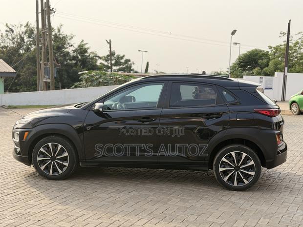 Hyundai Kona 2020 Black photo 14