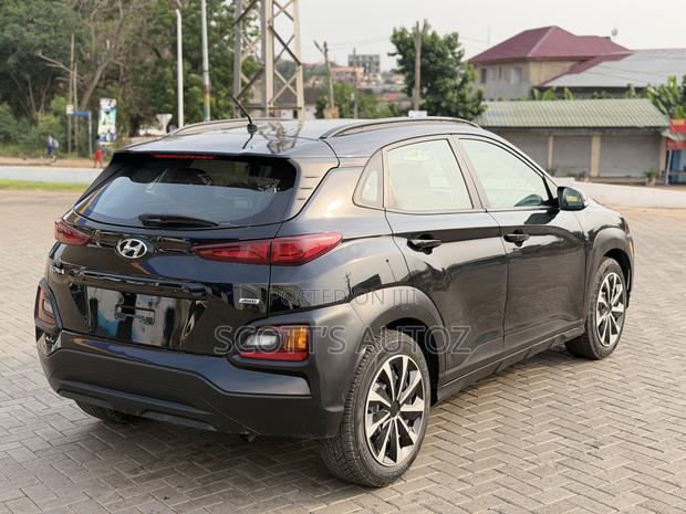 Hyundai Kona 2020 Black photo 11