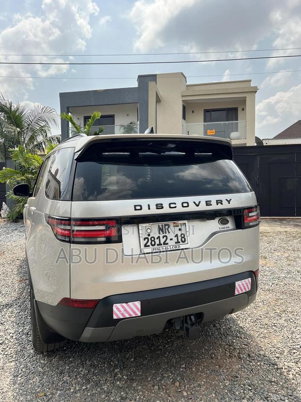 Land Rover Discovery HSE 4x4 2018 Brown photo 8