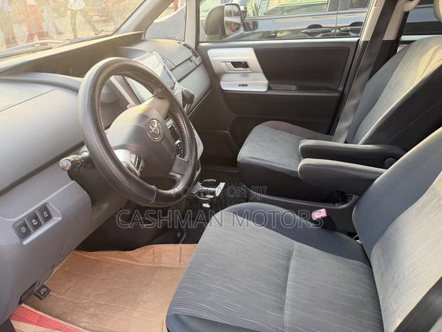 Toyota Voxy 2012 Black