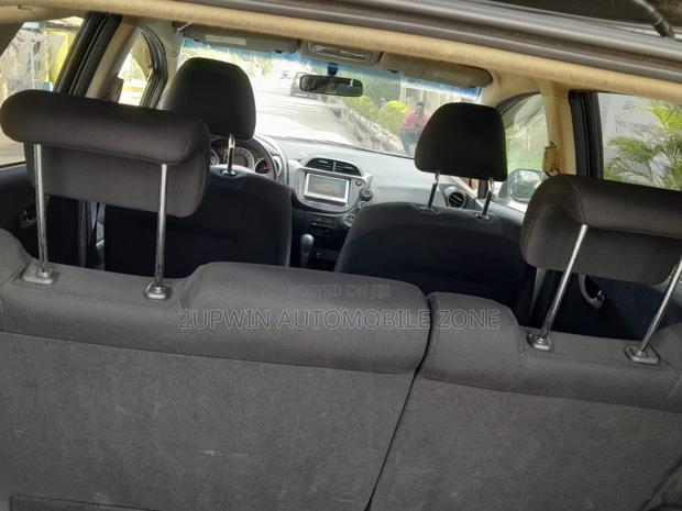 Honda Fit Automatic 2011 Black photo 11