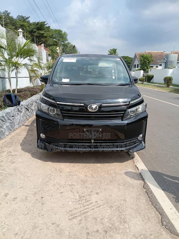 Toyota Voxy 2015 Black