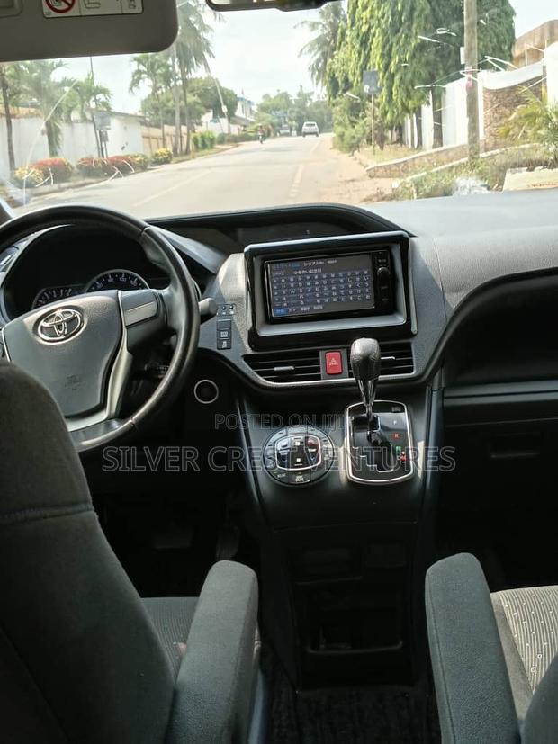 Toyota Voxy 2015 Black