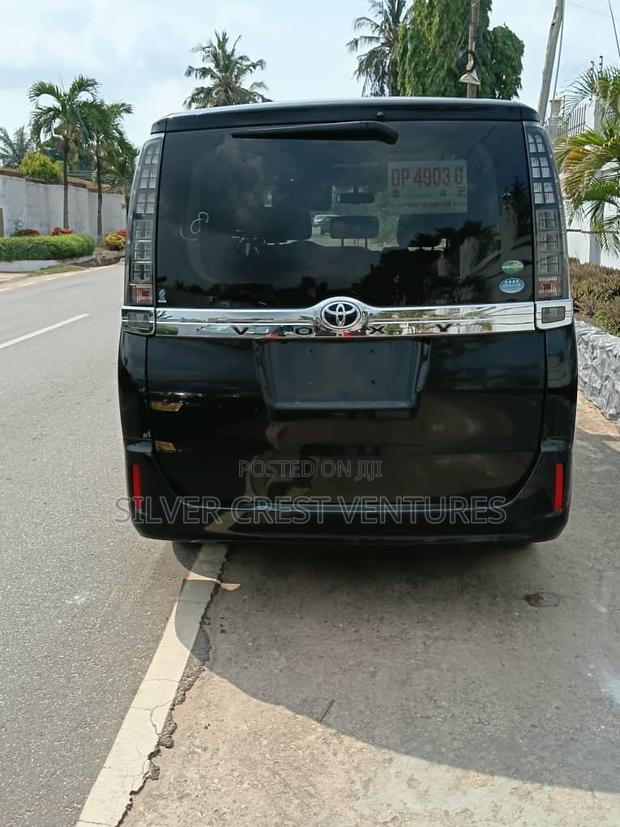 Toyota Voxy 2015 Black