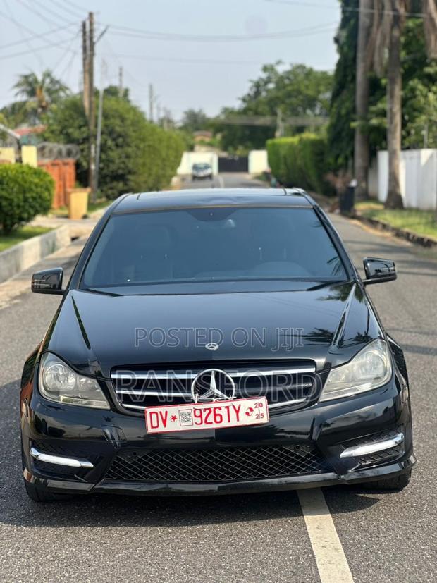 Mercedes-Benz C250 2014 Black