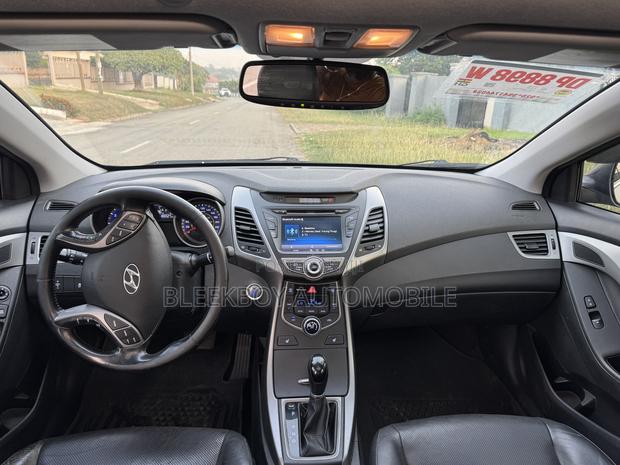 Hyundai Elantra Limited 4dr Sedan (1.8L 4cyl 6A) 2014 Black photo 5