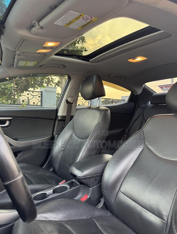 Hyundai Elantra Limited 4dr Sedan (1.8L 4cyl 6A) 2014 Black photo 6
