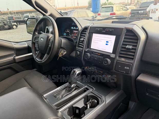 Ford F-150 XLT 2021 Gray