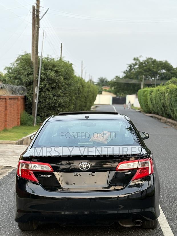 Toyota Camry SE Sport 4dr Sedan (2.5L 4cyl 6A) 2014