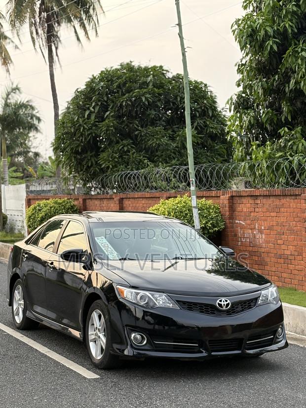 Toyota Camry SE Sport 4dr Sedan (2.5L 4cyl 6A) 2014