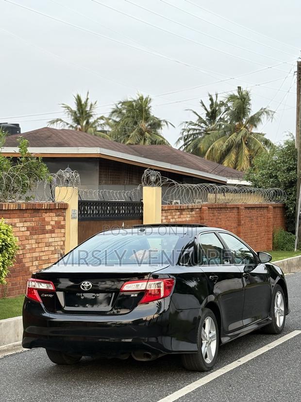 Toyota Camry SE Sport 4dr Sedan (2.5L 4cyl 6A) 2014