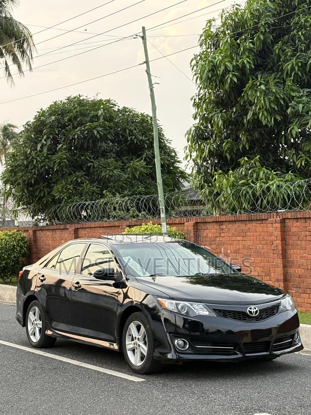 Toyota Camry SE Sport 4dr Sedan (2.5L 4cyl 6A) 2014