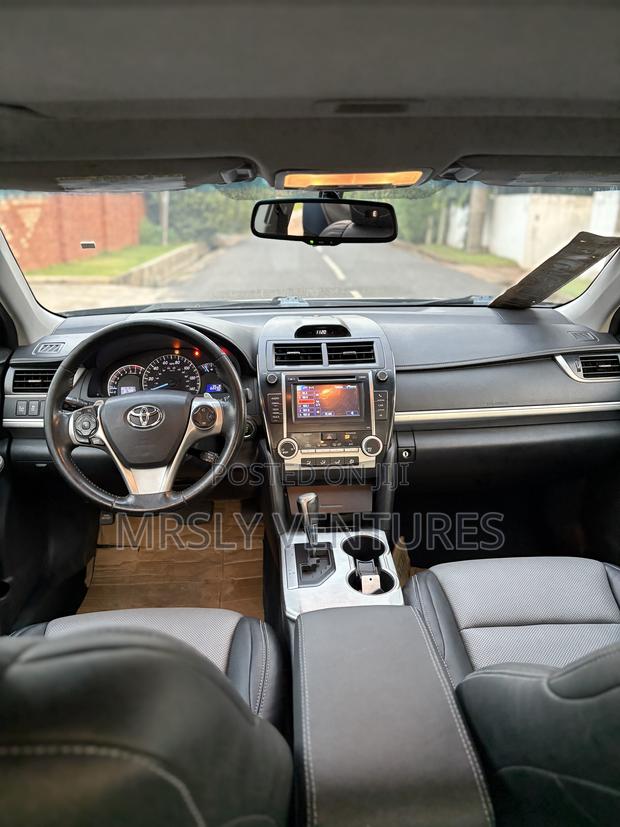 Toyota Camry SE Sport 4dr Sedan (2.5L 4cyl 6A) 2014