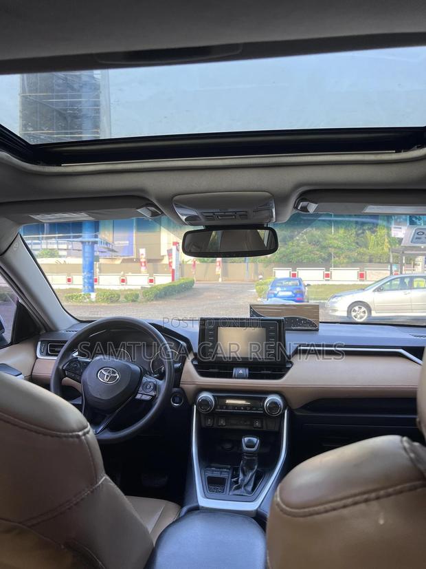 Toyota Rav4 For Rent A photo 4