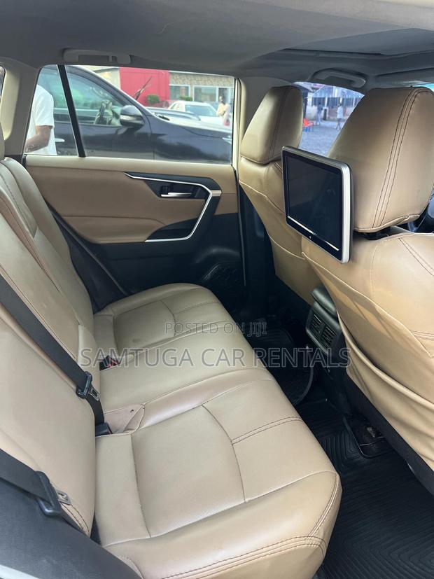 Toyota Rav4 For Rent A photo 5