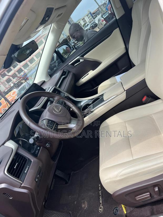 Lexus Rx350 For Rent photo 4