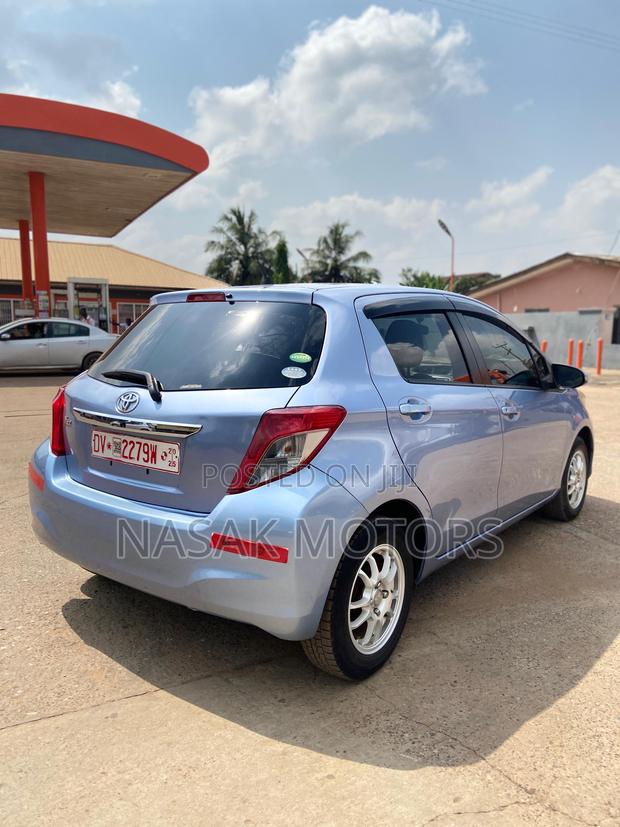 Toyota Vitz 2012 Blue photo 8